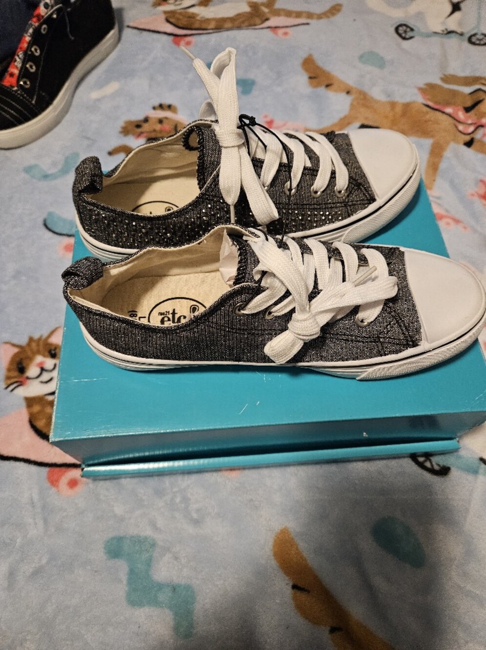 BRAND NEW ** Casual Low-Top Sneakers in Charcoal Black